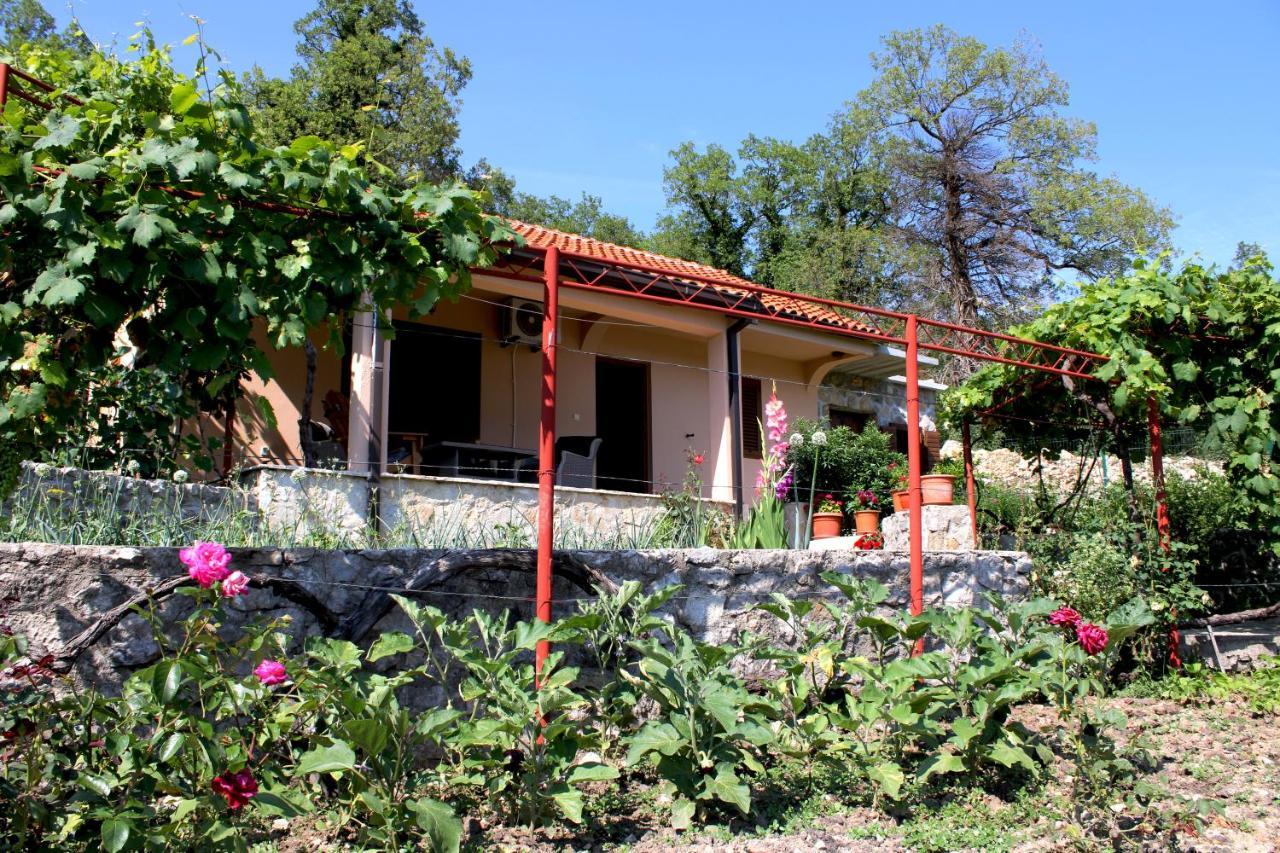 Holiday Home Gazevic Вирпазар Екстериор снимка