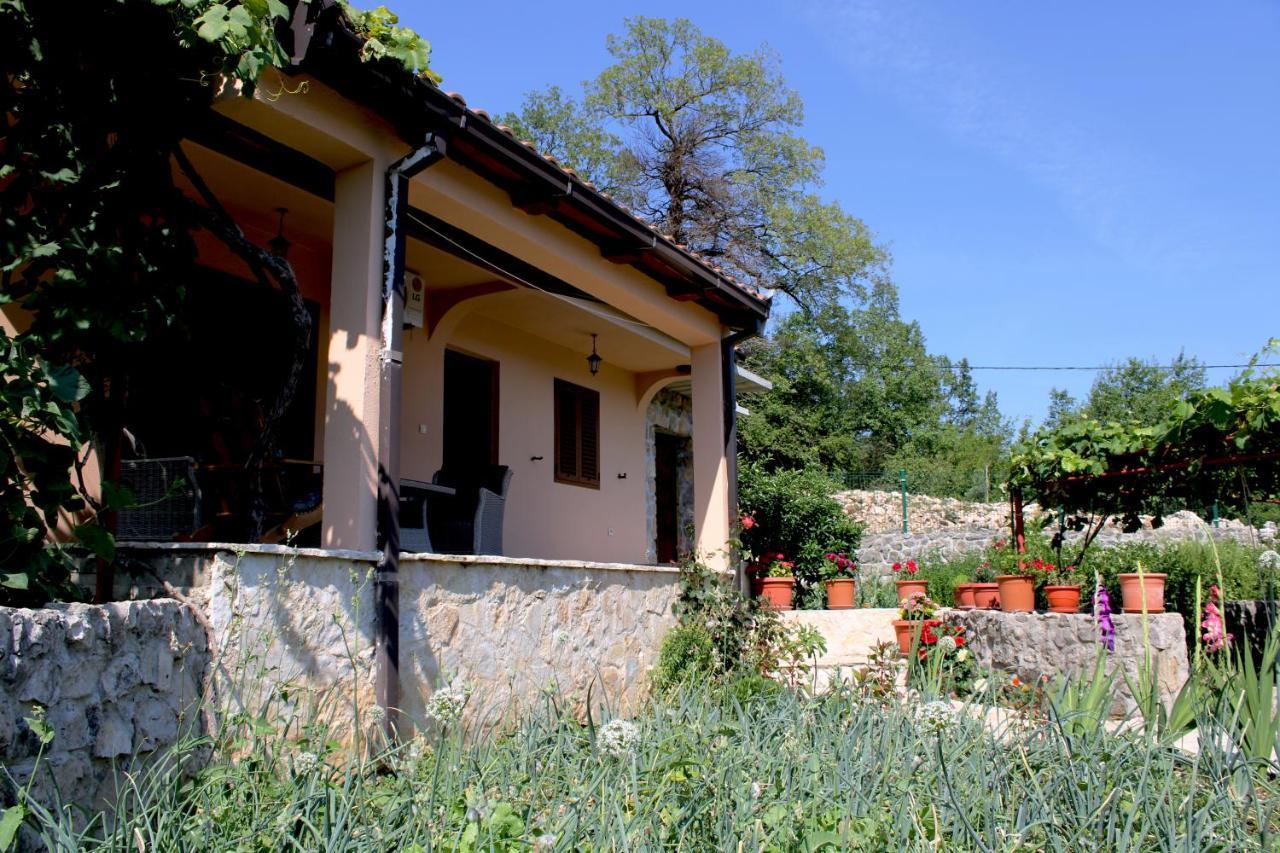 Holiday Home Gazevic Вирпазар Екстериор снимка